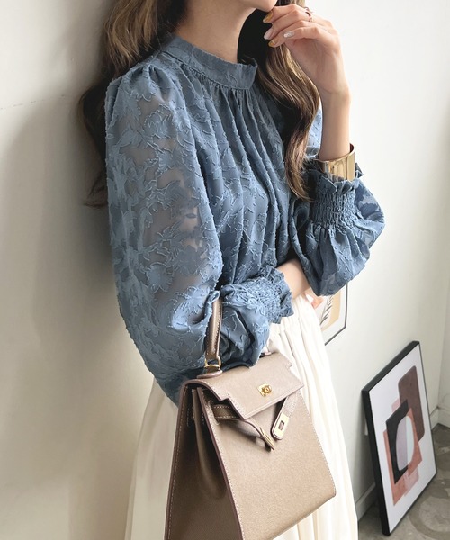 ジャガードフラワーバルーンスリーブブラウス