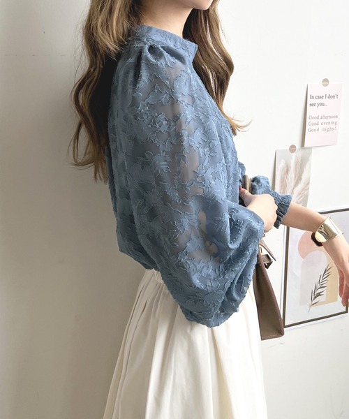 ジャガードフラワーバルーンスリーブブラウス