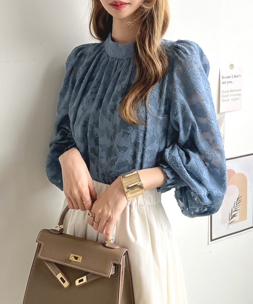 ジャガードフラワーバルーンスリーブブラウス