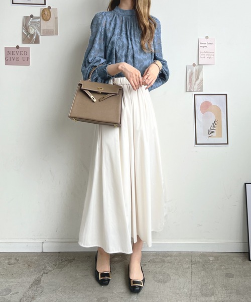 ジャガードフラワーバルーンスリーブブラウス