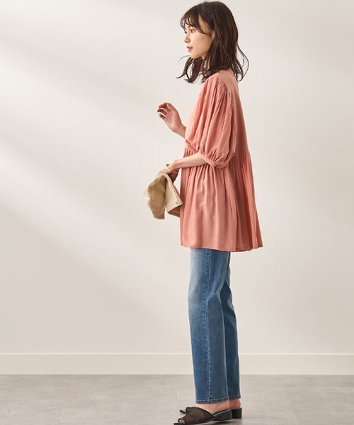 BELLUNA（ベルーナ）の「異素材使いフレアーデザインチュニック（チュニック・レディース・アイボリー/チャコール/コーラル・LARGE/MEDIUM/X-LARGE）」の5枚目の写真