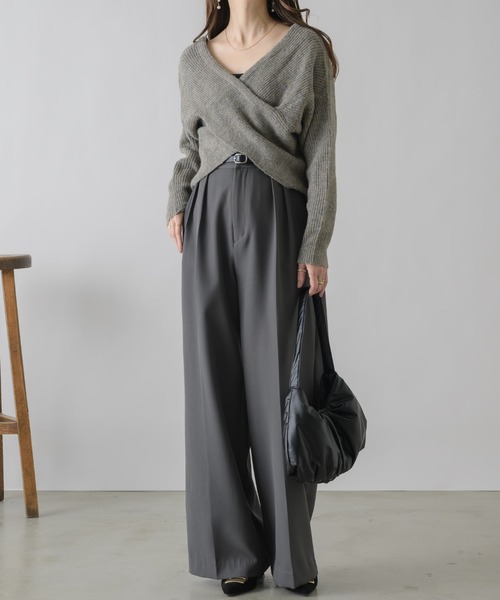 NEUNA（ヌナ）の「【昨年完売した大人気ニット！】クロスデザイン