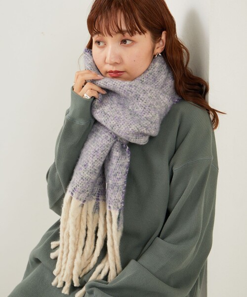 FREAK'S STORE（フリークスストア）の「限定展開　フリンジ ボリューム マフラー（マフラー・レディース・イエロー/グレー/ベージュ/パープル/ブラウン・ONE SIZE）」の4枚目の写真