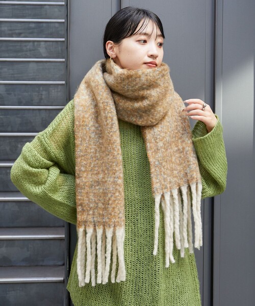 FREAK'S STORE（フリークスストア）の「限定展開　フリンジ ボリューム マフラー（マフラー・レディース・イエロー/グレー/ベージュ/パープル/ブラウン・ONE SIZE）」の9枚目の写真