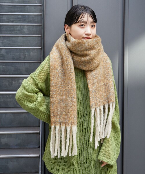 FREAK'S STORE（フリークスストア）の「限定展開　フリンジ ボリューム マフラー（マフラー・レディース・イエロー/グレー/ベージュ/パープル/ブラウン・ONE SIZE）」の12枚目の写真