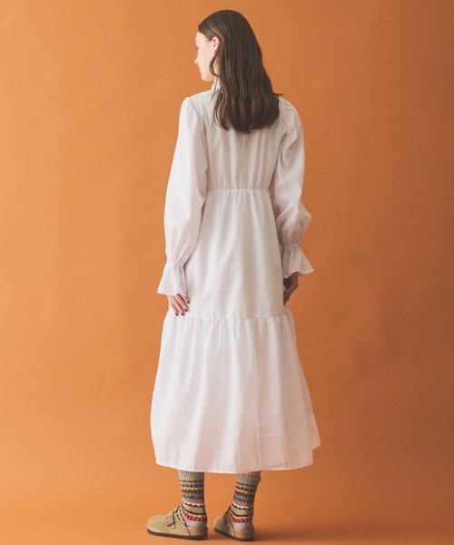 MERLOT（メルロー）の「襟フリルティアードワンピース（ワンピース・レディース・サックスブルー/ブラック/ホワイト・MT/FREE）」の12枚目の写真