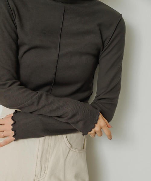 SENSE OF PLACE by URBAN RESEARCH(センスオブプレイスバイアーバンリサーチ)の「『静電気防止』メローハイネックトップ(Tシャツ/カットソー・レディース・ブラック/オレンジ/オフホワイト/チャコールグレー・ONE)」の11枚目の写真