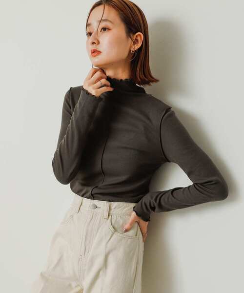 SENSE OF PLACE by URBAN RESEARCH(センスオブプレイスバイアーバンリサーチ)の「『静電気防止』メローハイネックトップ(Tシャツ/カットソー・レディース・ブラック/オレンジ/オフホワイト/チャコールグレー・ONE)」の17枚目の写真