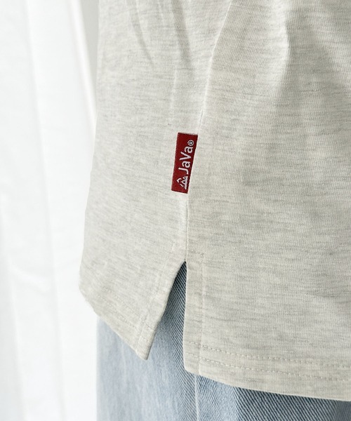 Java(ジャバ)の「《JaVaジャバコラボ》大人の上級シンプル。滑らかオーガニックコットン100%ワンポイント刺繍 無地&ボーダー柄半袖Tシャツ(Tシャツ/カットソー・レディース・ブラック/オートミール/モカ/ホワイト系その他/ホワイト/グリーン/ベージュ系その他/ブルー系その他/ホワイト×ネイビー/アイボリー系・MEDIUM/LARGE/X-LARGE/SMALL)」の17枚目の写真