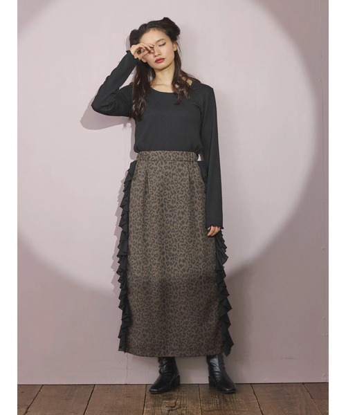 ESCAR(エスカー)の「■ESCAR Uネッククレープカットプルオーバー(Tシャツ/カットソー・レディース・ブラック/ブラック系その他・FREE)」の7枚目の写真
