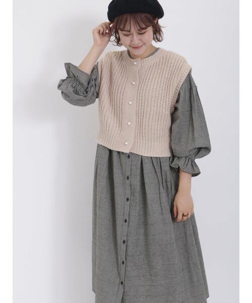 Samansa Mos2（サマンサ モスモス）の「前後着引き揃えパール釦ベスト（ベスト・レディース・グリーン/ベージュ/チャコールグレー/ブルー・F）」の3枚目の写真