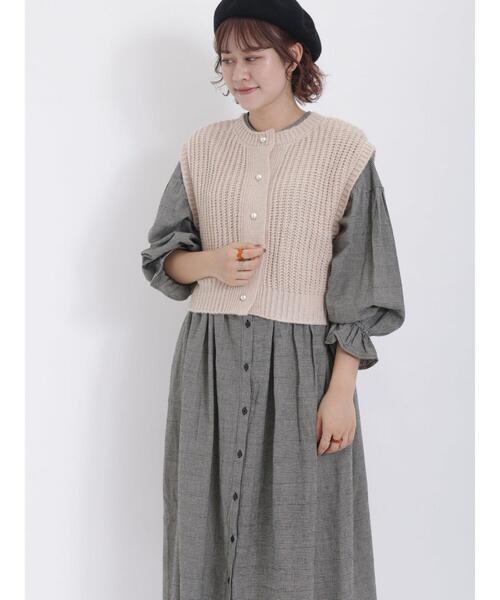 Samansa Mos2（サマンサ モスモス）の「前後着引き揃えパール釦ベスト（ベスト・レディース・グリーン/ベージュ/チャコールグレー/ブルー・F）」の15枚目の写真