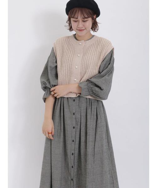 Samansa Mos2（サマンサ モスモス）の「前後着引き揃えパール釦ベスト（ベスト・レディース・グリーン/ベージュ/チャコールグレー/ブルー・F）」の16枚目の写真