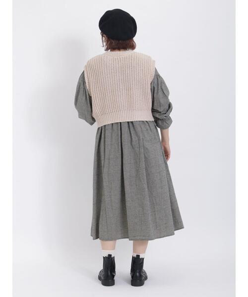 Samansa Mos2（サマンサ モスモス）の「前後着引き揃えパール釦ベスト（ベスト・レディース・グリーン/ベージュ/チャコールグレー/ブルー・F）」の19枚目の写真