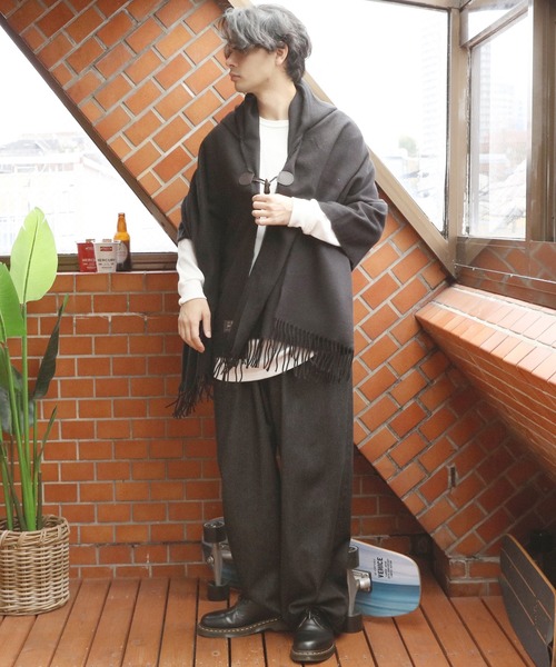 ８(eight)（エイト）の「フード付き無地ポンチョ（ポンチョ・メンズ・レッド/ベージュ/ネイビー/チャコールグレー/ワイン/ブラック・FREE）」の11枚目の写真