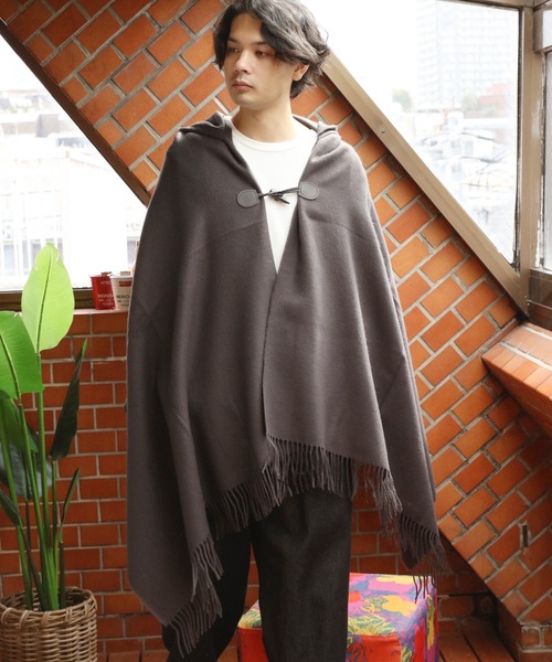 ８(eight)（エイト）の「フード付き無地ポンチョ（ポンチョ・メンズ・レッド/ベージュ/ネイビー/チャコールグレー/ワイン/ブラック・FREE）」の18枚目の写真