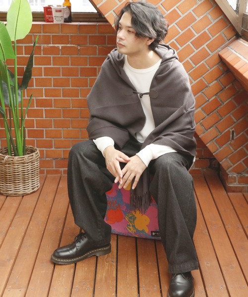 ８(eight)（エイト）の「フード付き無地ポンチョ（ポンチョ・メンズ・レッド/ベージュ/ネイビー/チャコールグレー/ワイン/ブラック・FREE）」の19枚目の写真