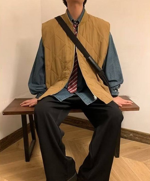 MGV(エムジーヴィー)の「オーバーサイズキルティングベスト(ダウンベスト・メンズ・ベージュ/ブラック・X-LARGE/MEDIUM/LARGE)」の2枚目の写真
