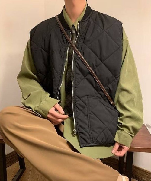 MGV(エムジーヴィー)の「オーバーサイズキルティングベスト(ダウンベスト・メンズ・ベージュ/ブラック・X-LARGE/MEDIUM/LARGE)」の9枚目の写真