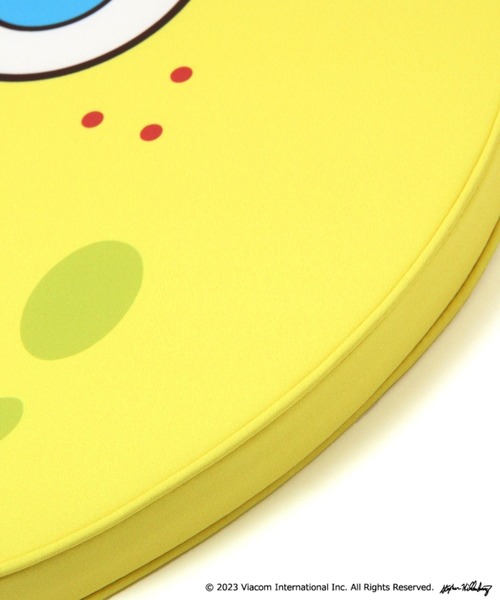 BAYFLOW(ベイフロー)の「【SpongeBob(スポンジ・ボブ)×BAYFLOW】シートクッション(クッション/クッションカバー・レディース・ピンク/イエロー・0)」の8枚目の写真