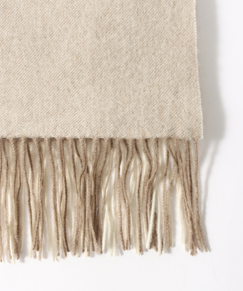 EDIFICE（エディフィス）の「カシミヤ ノンダイド チェックストール（マフラー・メンズ・ベージュ/グレー・FREE）」の4枚目の写真