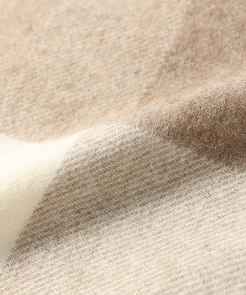 EDIFICE（エディフィス）の「カシミヤ ノンダイド チェックストール（マフラー・メンズ・ベージュ/グレー・FREE）」の7枚目の写真