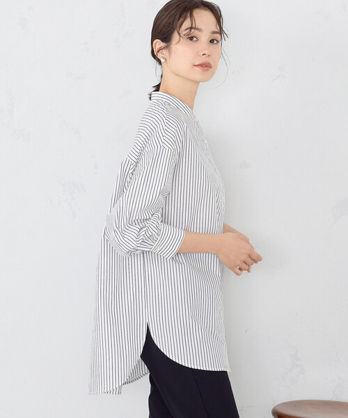 COMME CA ISM(コムサイズム)の「ストライプブロード バンドカラーシャツ(シャツ/ブラウス・レディース・オフホワイト/ネイビー系・MEDIUM/LARGE)」の6枚目の写真