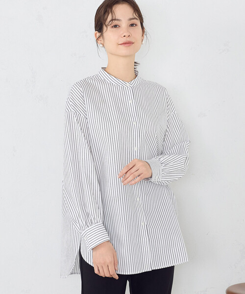 COMME CA ISM(コムサイズム)の「ストライプブロード バンドカラーシャツ(シャツ/ブラウス・レディース・オフホワイト/ネイビー系・MEDIUM/LARGE)」の2枚目の写真