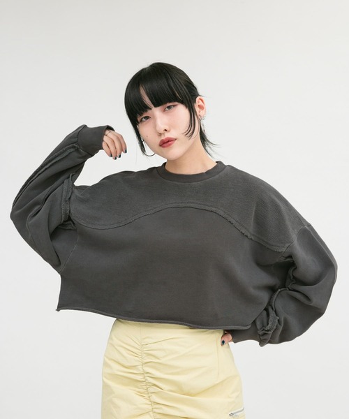 KBF（ケイビーエフ）の「ショートリメイクスウェット（スウェット・レディース・ピンク/グレー系その他/チャコールグレー・ONE）」の8枚目の写真