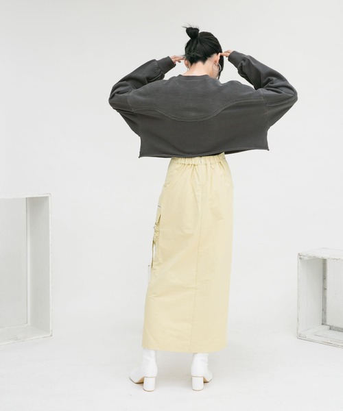 KBF（ケイビーエフ）の「ショートリメイクスウェット（スウェット・レディース・ピンク/グレー系その他/チャコールグレー・ONE）」の11枚目の写真