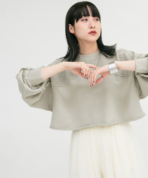 KBF（ケイビーエフ）の「ショートリメイクスウェット（スウェット・レディース・ピンク/グレー系その他/チャコールグレー・ONE）」の12枚目の写真