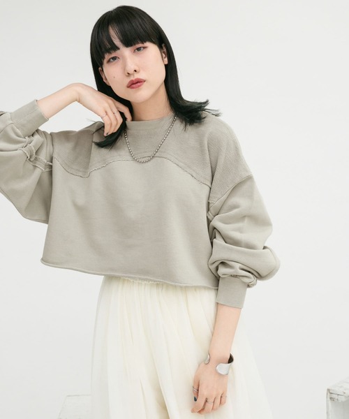 KBF（ケイビーエフ）の「ショートリメイクスウェット（スウェット・レディース・ピンク/グレー系その他/チャコールグレー・ONE）」の14枚目の写真