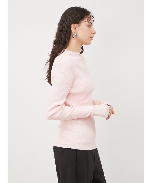 Mila Owen（ミラオーウェン）の「ハイネックシアーリブニットトップス