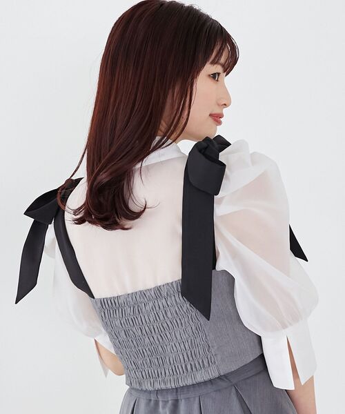 MAJESTIC LEGON(マジェスティックレゴン)の「ビスチェセットパワショルブラウス(シャツ/ブラウス・レディース・ブラック/ベージュ/グレー・MEDIUM)」の11枚目の写真