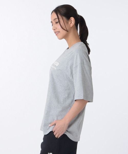 NEW BALANCE(ニューバランス)の「Linear Heritage オーバーサイズショートスリーブTシャツ(Tシャツ/カットソー・レディース・杢グレー/ライトグレー・SMALL/MEDIUM/LARGE/X-LARGE)」の4枚目の写真