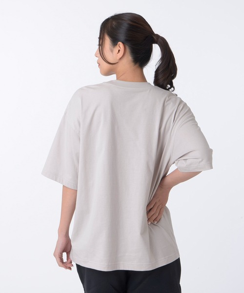 NEW BALANCE(ニューバランス)の「Linear Heritage オーバーサイズショートスリーブTシャツ(Tシャツ/カットソー・レディース・杢グレー/ライトグレー・SMALL/MEDIUM/LARGE/X-LARGE)」の6枚目の写真