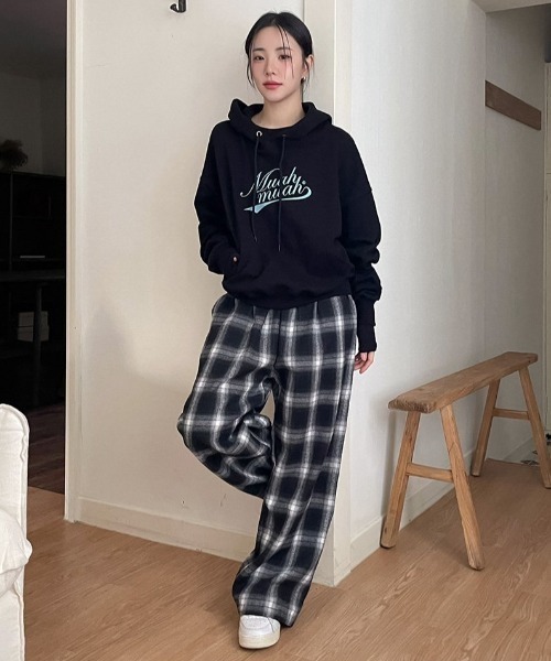 muahmuah(ムーアムーア)の「A'GEM/9 × .kom 『muah muah/ムーアムーア』 MUAH AUTHENTIC REGULAR FIT HOODIE/オーセンティックパーカー(パーカー・レディース・グレー/ブラック/ネイビー/アイボリー・FREE)」の8枚目の写真