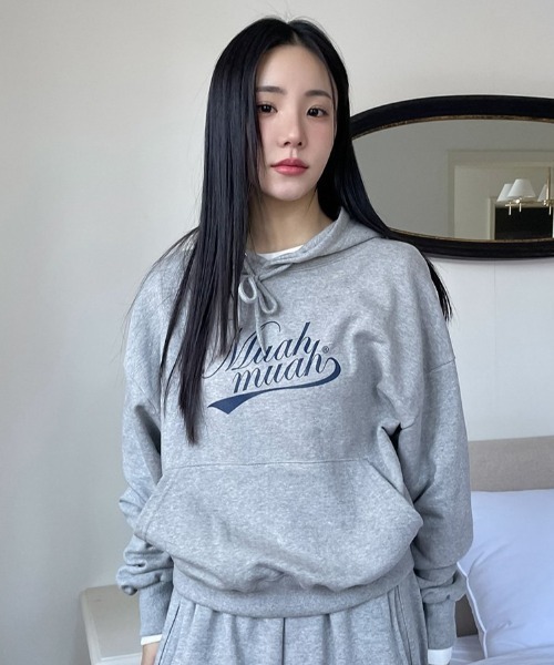 muahmuah(ムーアムーア)の「A'GEM/9 × .kom 『muah muah/ムーアムーア』 MUAH AUTHENTIC REGULAR FIT HOODIE/オーセンティックパーカー(パーカー・レディース・グレー/ブラック/ネイビー/アイボリー・FREE)」の9枚目の写真