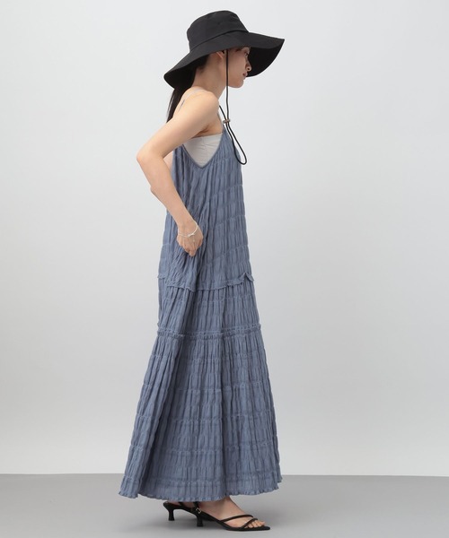 A part by（アパートバイ）の「フリルティアードキャミワンピース（ワンピース・レディース・ブラック/ブルー系その他4/ライトベージュ・FREE）」の8枚目の写真