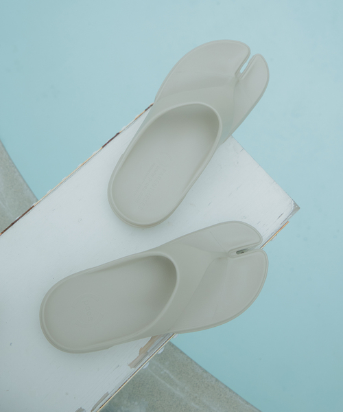 JOURNAL STANDARD（ジャーナルスタンダード）の「Paes / ぺイズ Flip Flop（サンダル・メンズ・ブラック/ウッド/チャコールグレー・25cm/26cm/27cm/28cm）」の3枚目の写真