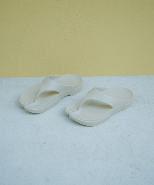 JOURNAL STANDARD（ジャーナルスタンダード）の「Paes / ぺイズ Flip Flop（サンダル・メンズ・ブラック/ウッド/チャコールグレー・25cm/26cm/27cm/28cm）」の4枚目の写真