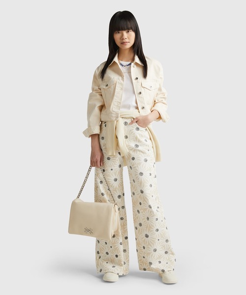 BENETTON (UNITED COLORS OF BENETTON)（ベネトンユナイテッドカラーズオブベネトン）の「花柄刺繍デニムジャケット（デニムジャケット・レディース・ホワイト・SMALL/MEDIUM/X-SMALL/XX-SMALL）」の5枚目の写真