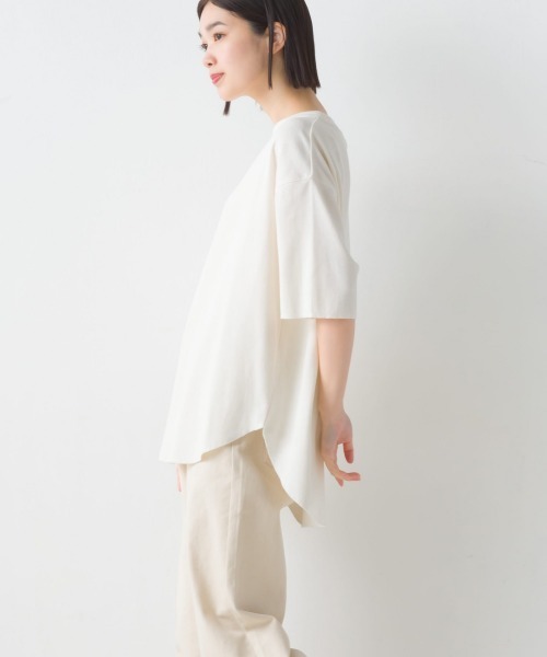 OMNES(オムネス)の「リブ裾ラウンドプルオーバー半袖(Tシャツ/カットソー・レディース・アイボリー/ブラック/ホワイト系その他/ラベンダー・FREE)」の6枚目の写真