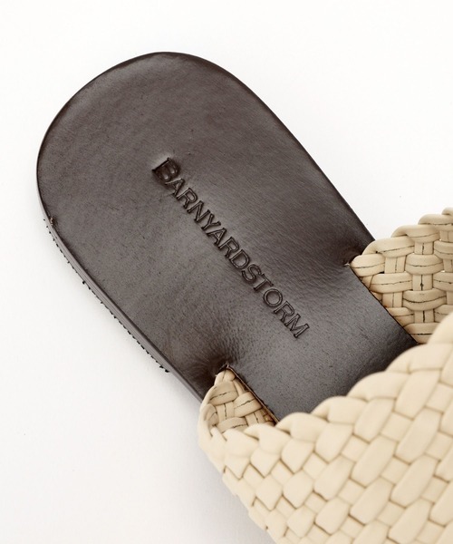 BARNYARDSTORM（バンヤードストーム）の「BARNYARDSTORM / トング編み込みサンダル（サンダル・レディース・オフホワイト/ブラック・36/38/37）」の3枚目の写真