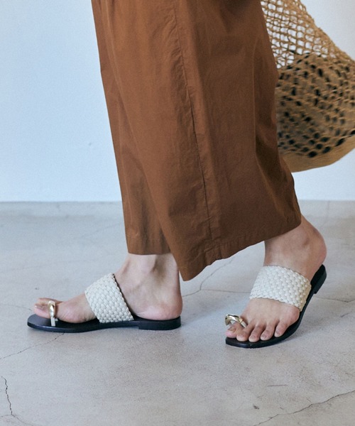 BARNYARDSTORM（バンヤードストーム）の「BARNYARDSTORM / トング編み込みサンダル（サンダル・レディース・オフホワイト/ブラック・36/38/37）」の9枚目の写真