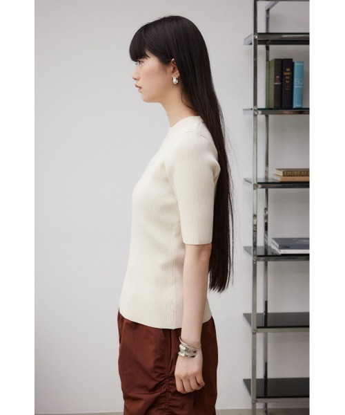 AZUL by moussy(アズールバイマウジー)の「ハーフスリーブクルーネックトップス(Tシャツ/カットソー・レディース・グリーン/ホワイト系その他/グレー/オフホワイト/ブラック・SMALL/MEDIUM)」の10枚目の写真