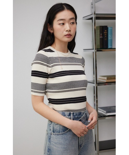 AZUL by moussy(アズールバイマウジー)の「ハーフスリーブクルーネックトップス(Tシャツ/カットソー・レディース・グリーン/ホワイト系その他/グレー/オフホワイト/ブラック・SMALL/MEDIUM)」の17枚目の写真