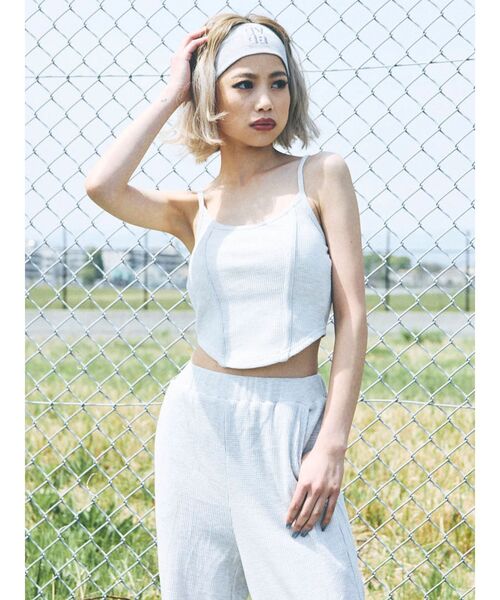 GYDA（ジェイダ）の「front roundワッフルビスチェ（キャミソール・レディース・ブラック/ライトグレー/ライム・FREE）」の2枚目の写真