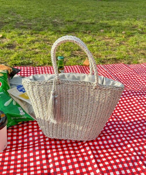 fredy emue（フレディエミュ）の「メタリックフィルムカゴバッグ（かごバッグ・レディース・シルバー/ゴールド・FREE）」の3枚目の写真