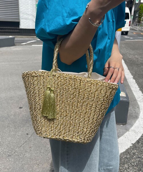 fredy emue（フレディエミュ）の「メタリックフィルムカゴバッグ（かごバッグ・レディース・シルバー/ゴールド・FREE）」の4枚目の写真